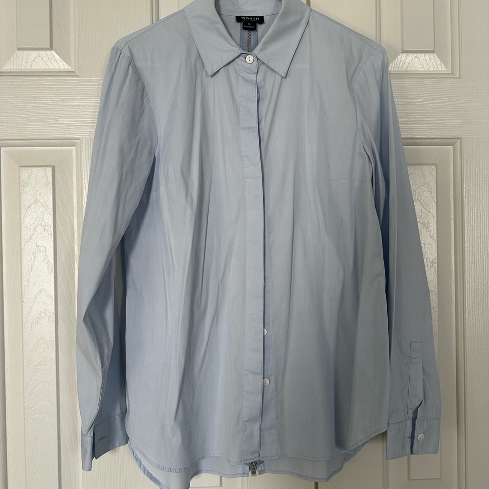 Boutique button down  shirt with back zipper detail